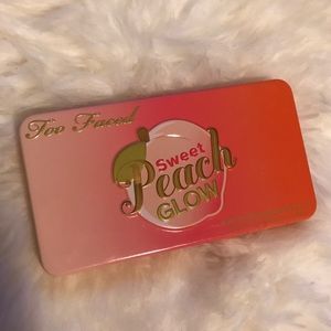 Too Faced Sweet Peach Glow